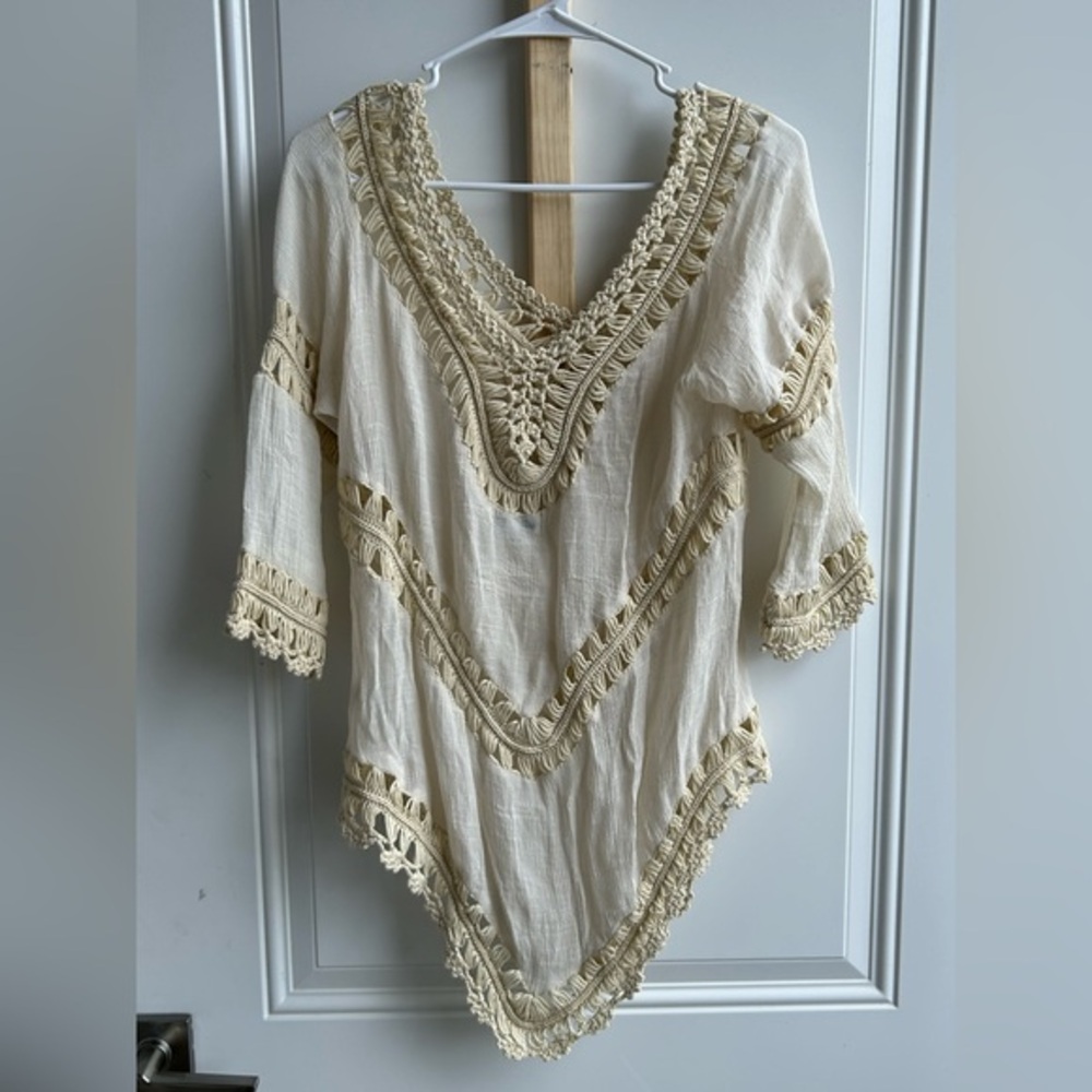 Active USA | Cream Asymmetrical Tunic | 3/4 Sleeves | Size S/M